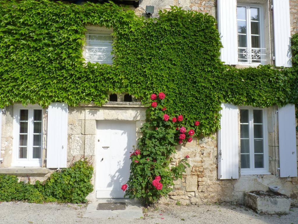Bed and Breakfast Champ Fleuri Angoulême Exterior foto