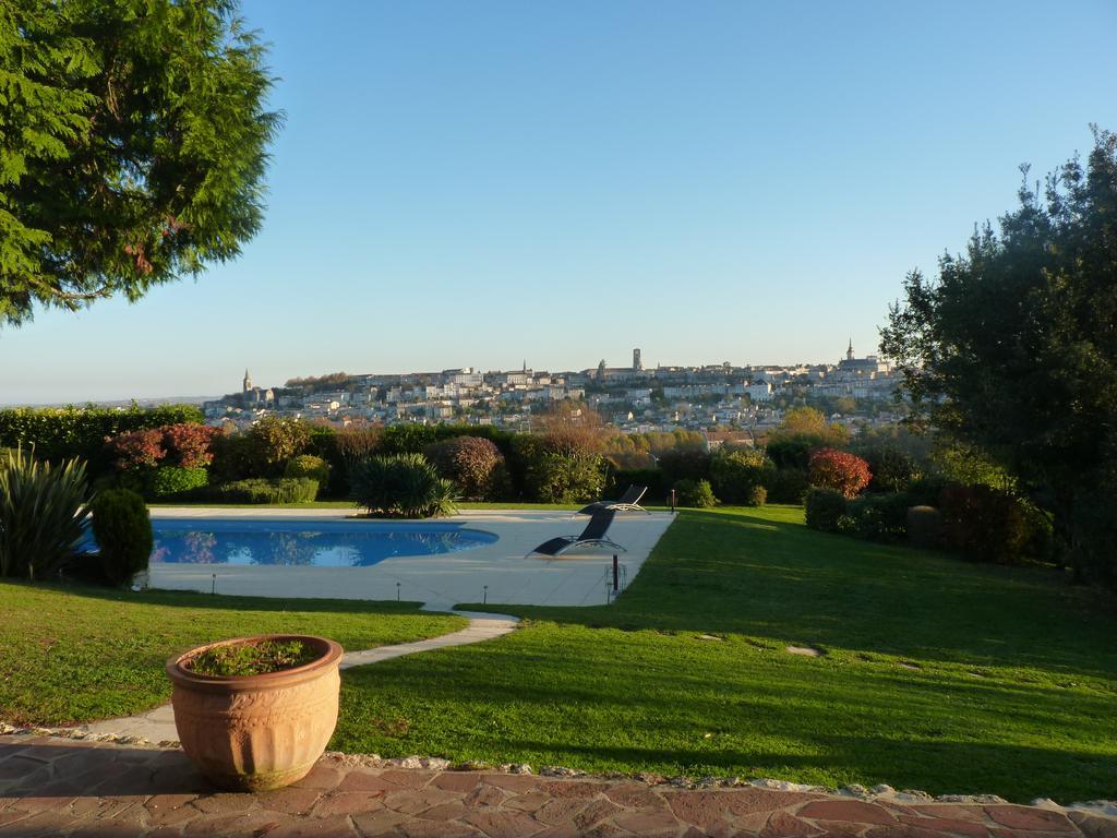 Bed and Breakfast Domaine Du Champ Fleuri Angoulême Exterior foto